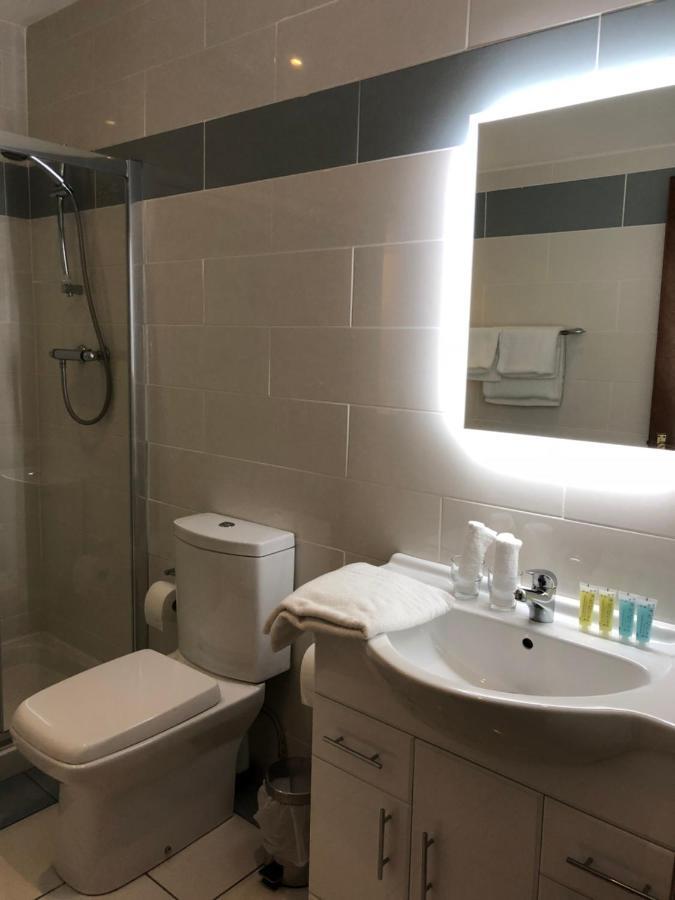 Castlerea Tully'S Hotel מראה חיצוני תמונה